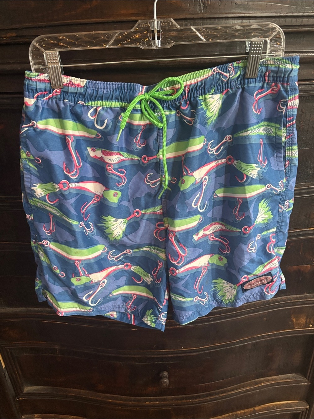 Vineyard Vines “Lures” Printed Chappy Swim Trunks size S